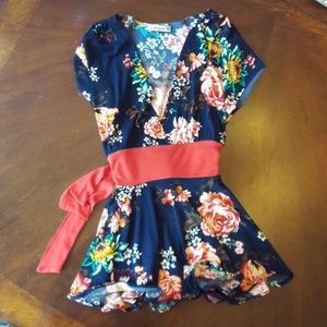 Floral V-Neck Tie back Top